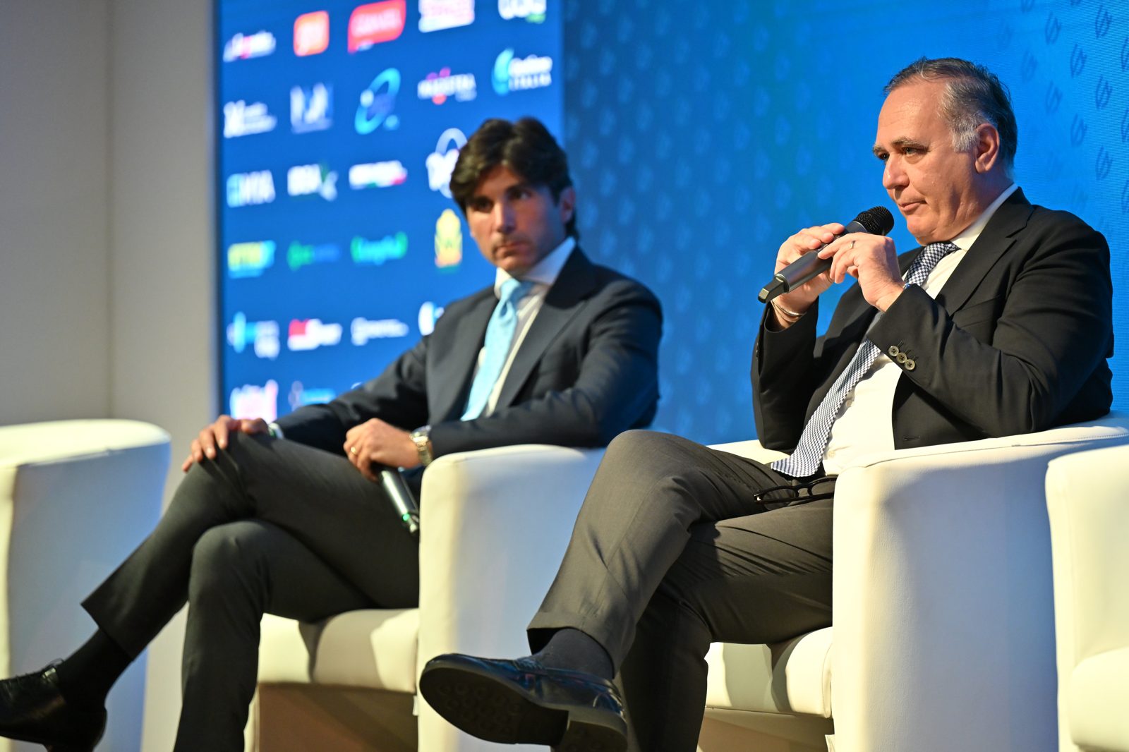 Il presidente Sergio Di Meo e il vicepresidente Francesco Matano sul palco